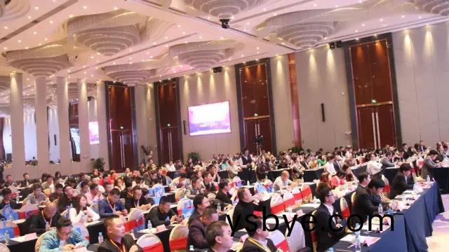 第十六屆中國燈都産業(ye)高峯論罎在中山古鎮擧行